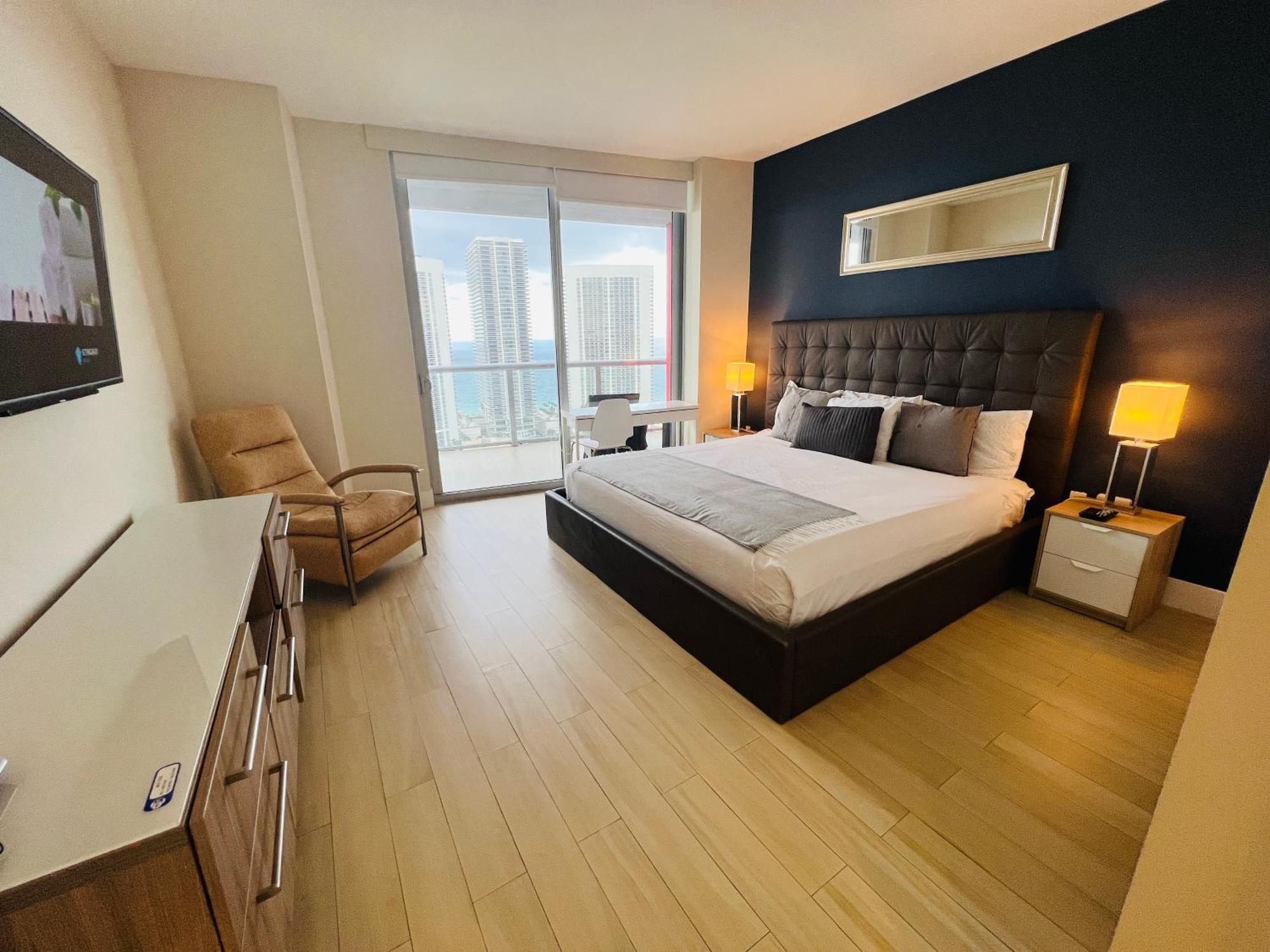 Mvr Apartments At Beachwalk Resort Hallandale Beach Exterior foto