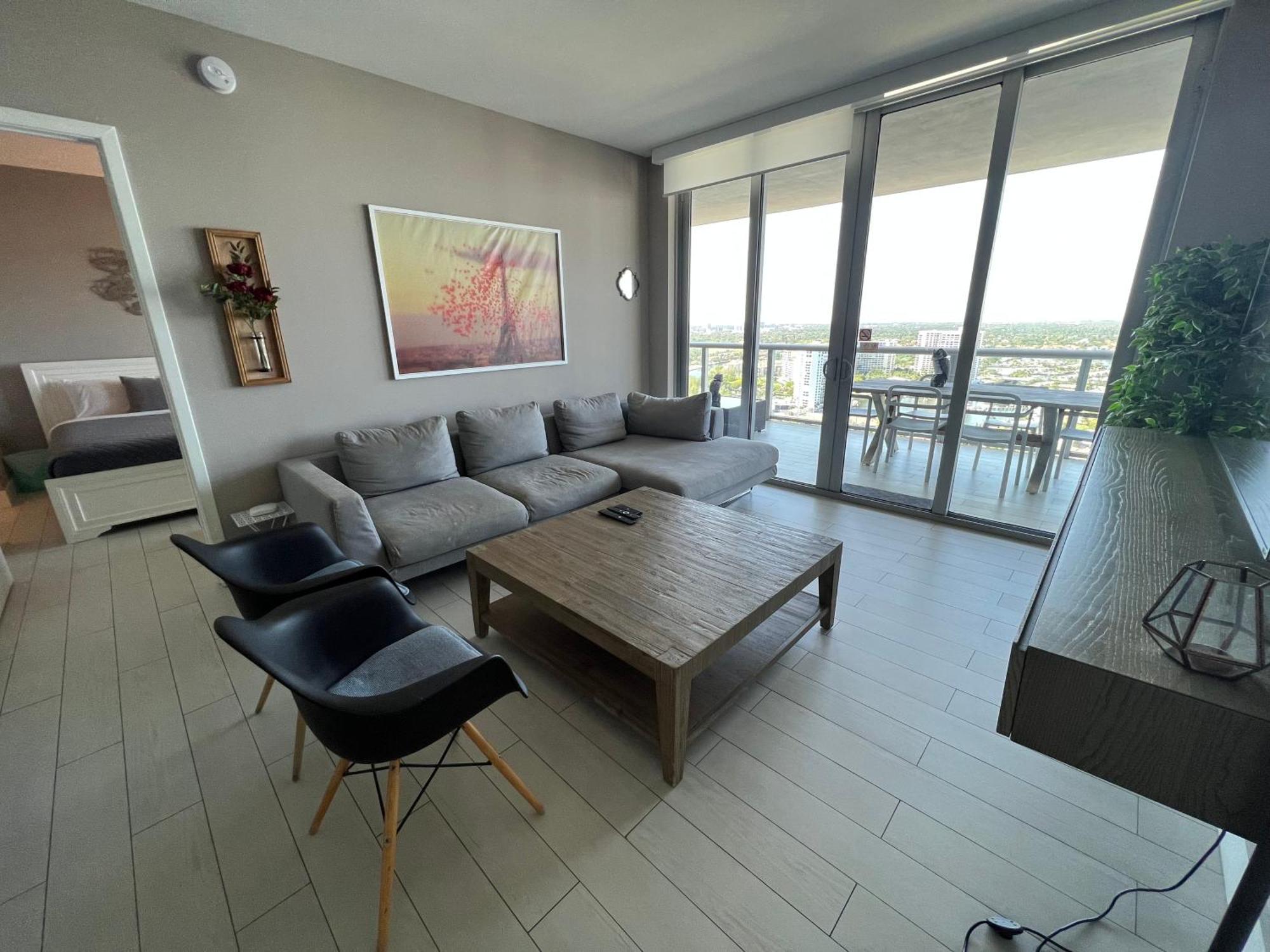 Mvr Apartments At Beachwalk Resort Hallandale Beach Exterior foto