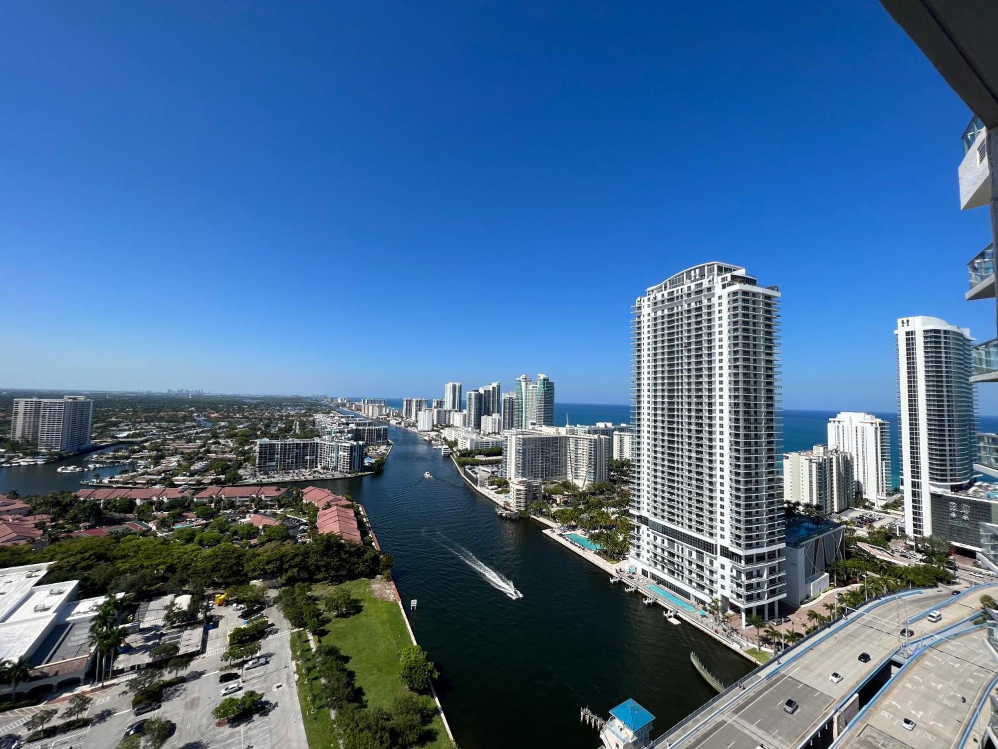 Mvr Apartments At Beachwalk Resort Hallandale Beach Exterior foto