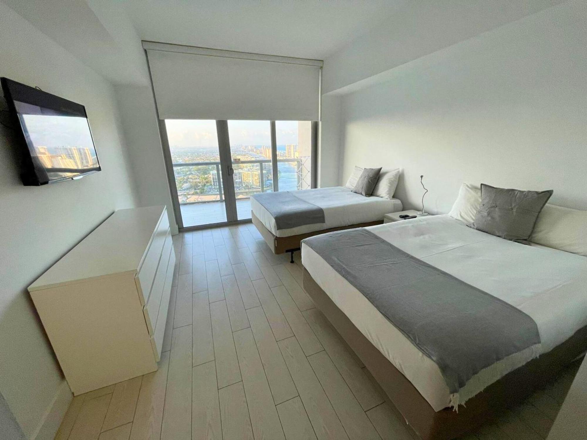 Mvr Apartments At Beachwalk Resort Hallandale Beach Exterior foto