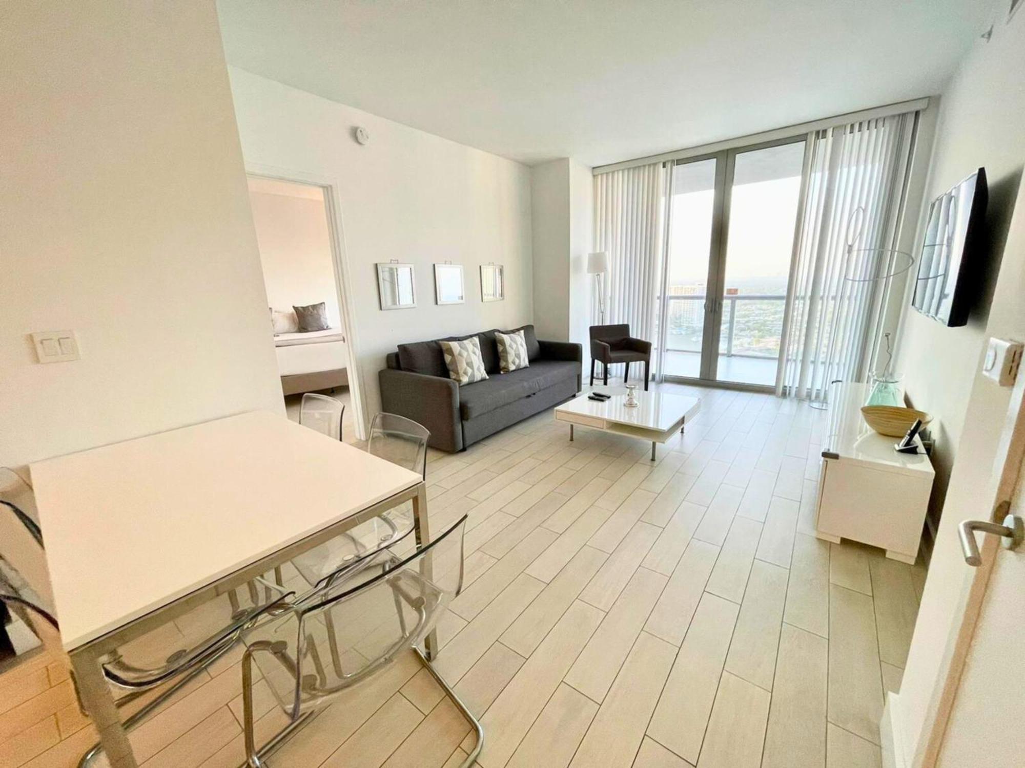 Mvr Apartments At Beachwalk Resort Hallandale Beach Exterior foto