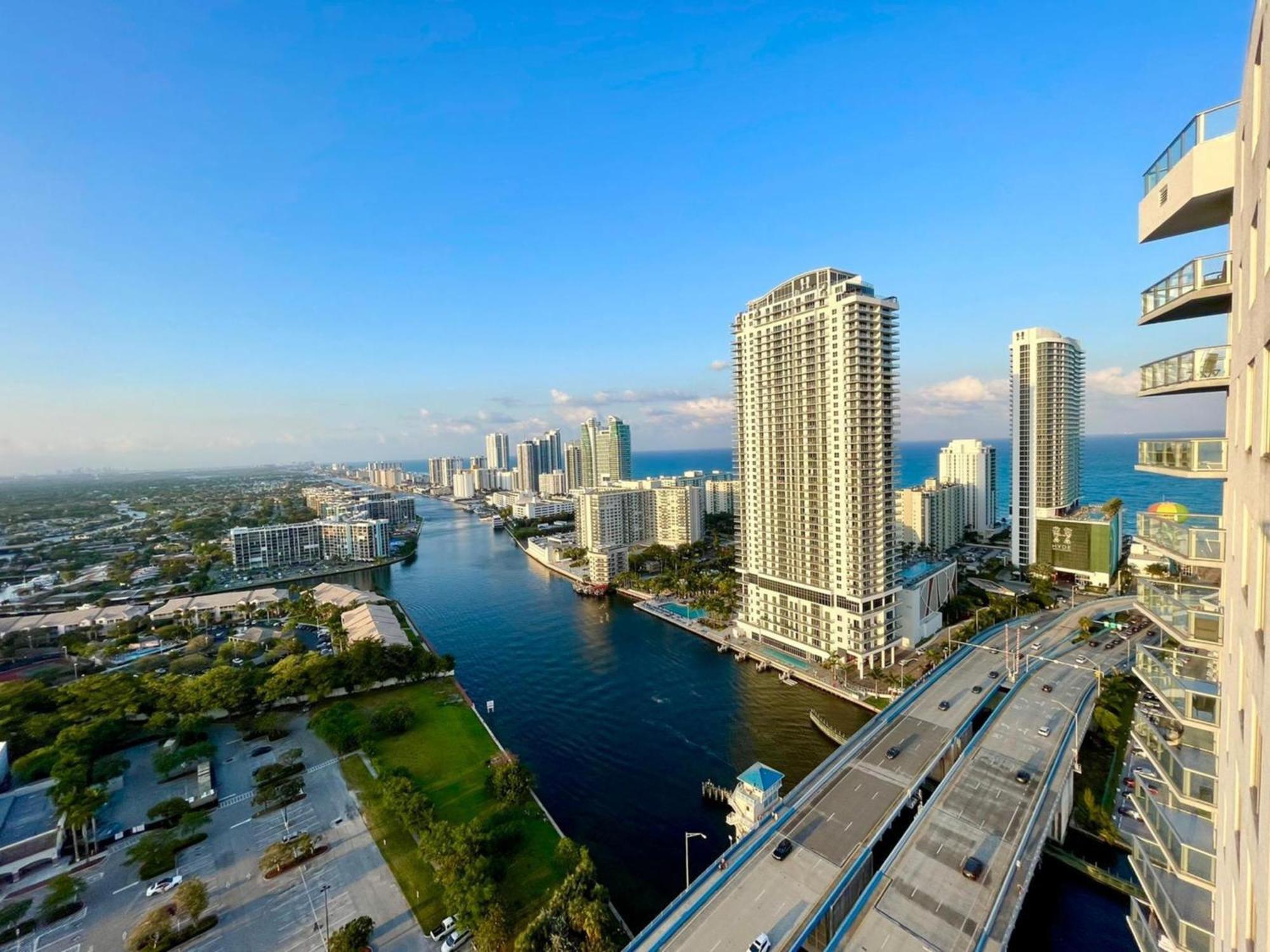 Mvr Apartments At Beachwalk Resort Hallandale Beach Exterior foto