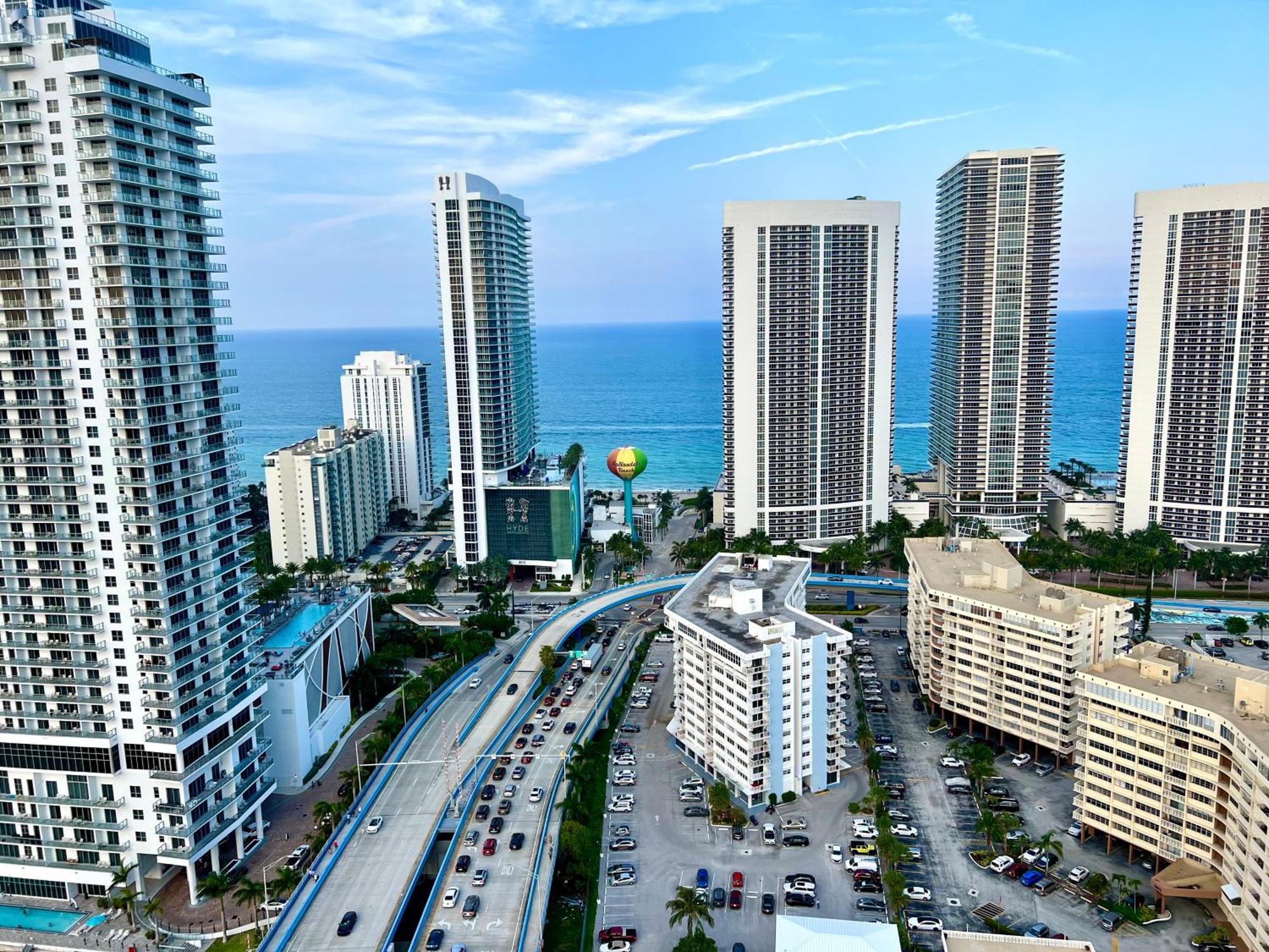 Mvr Apartments At Beachwalk Resort Hallandale Beach Exterior foto
