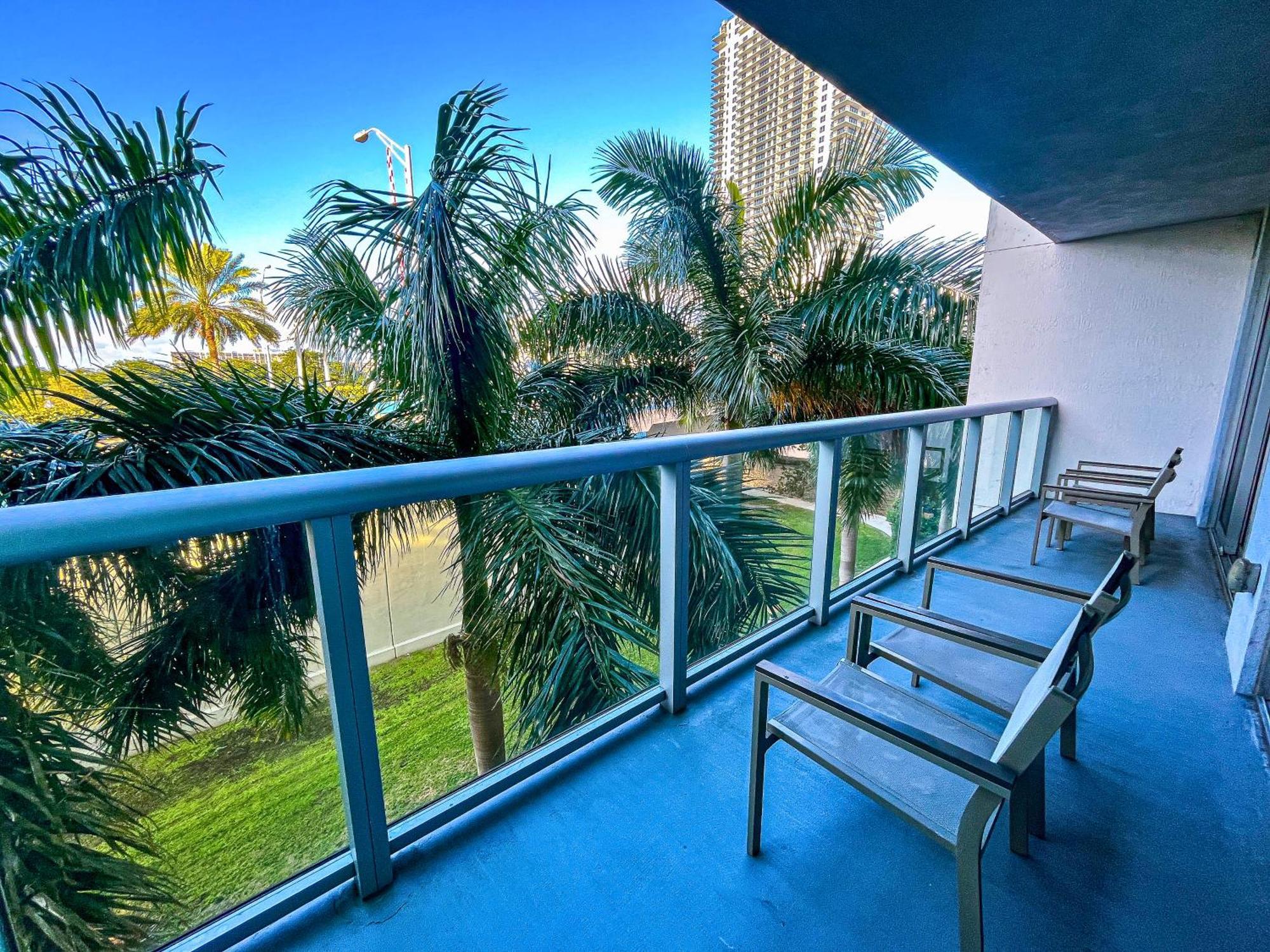 Mvr Apartments At Beachwalk Resort Hallandale Beach Exterior foto